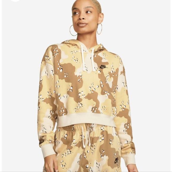 NIKE SPORTSWEAR CLUB FLEECE CROPPED WOMENS CAMO HOODIE MEDIUM NWT MSRP $70 - Picture 2 of 16